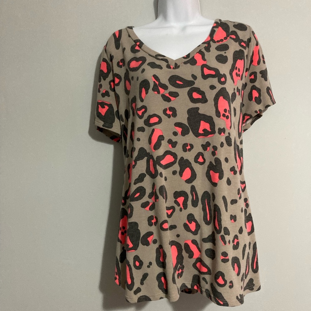 Leopard print tee